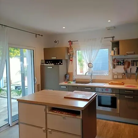 Maison Angeline, 2 Chambres, Proche Centre La Rochelle Et Ile De Re